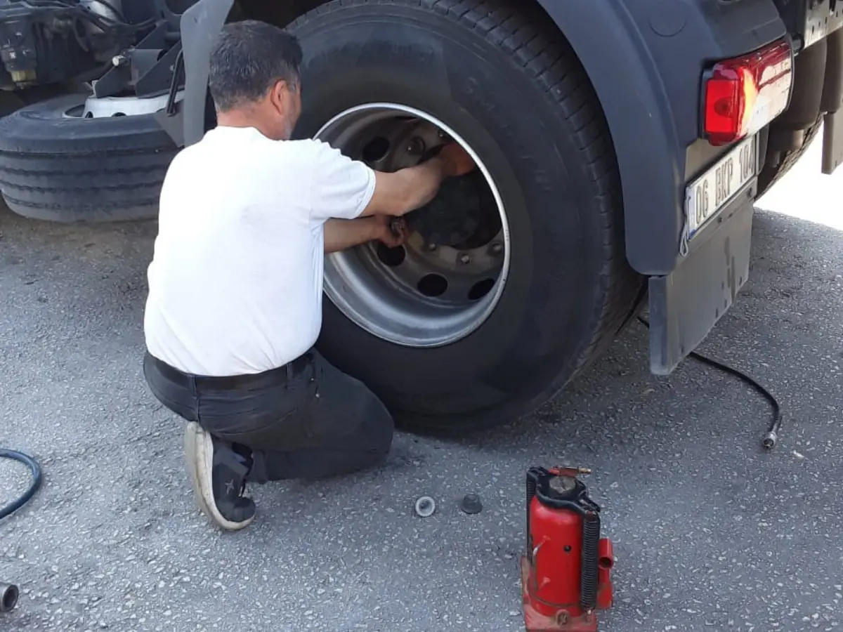 Tuşba Oto Lastikçi